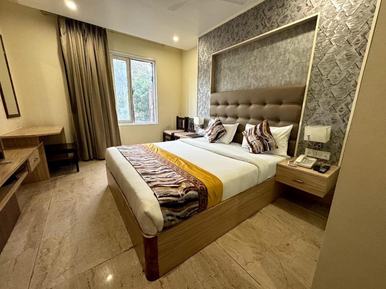 Hotel River Rhythm Assi Ghat Varanasi Exterior foto