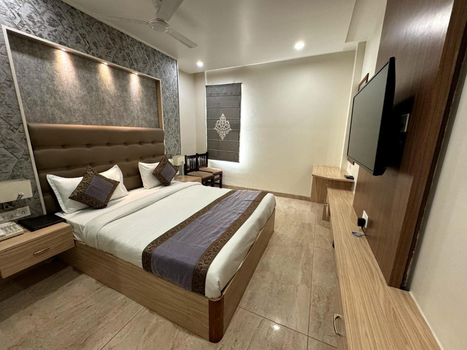 Hotel River Rhythm Assi Ghat Varanasi Exterior foto